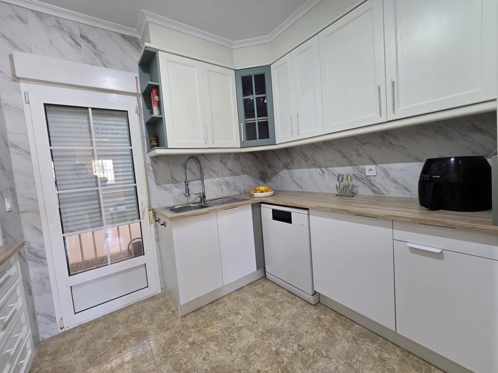 3 bedroom Terraced Villa for sale in Villamartin with pool - € 245,000 (Ref: 9773097)