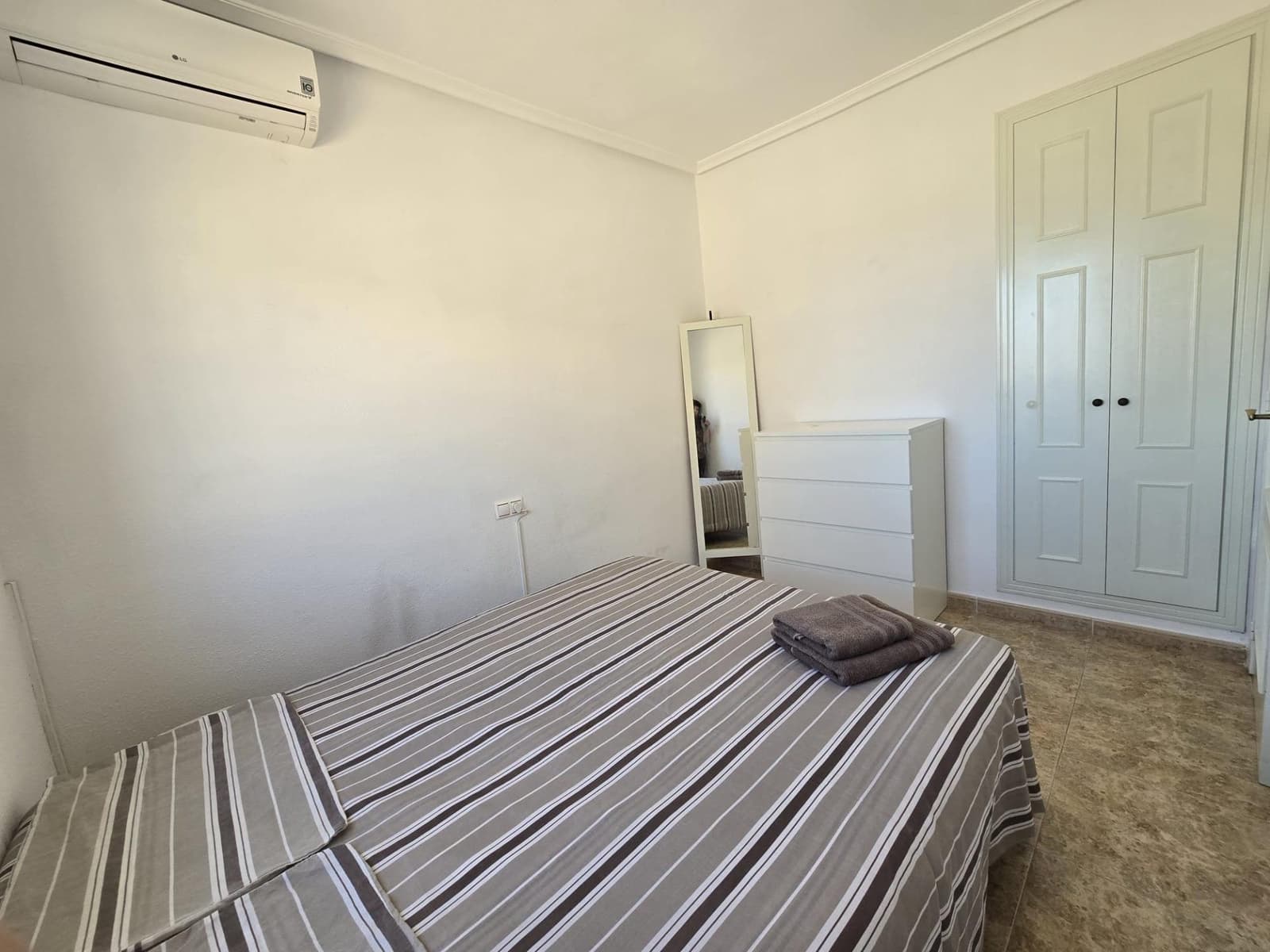 3 bedroom Terraced Villa for sale in Villamartin with pool - € 245,000 (Ref: 9773097)