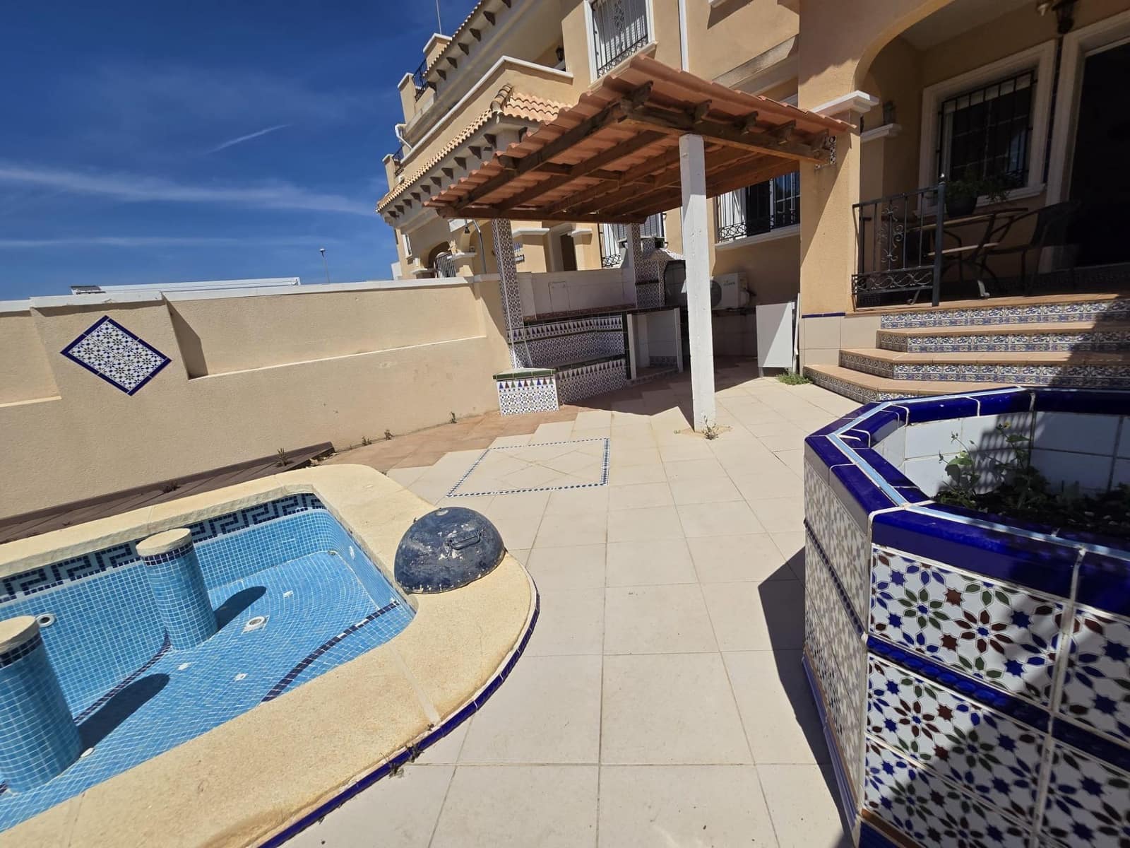 3 bedroom Terraced Villa for sale in Villamartin with pool - € 245,000 (Ref: 9773097)