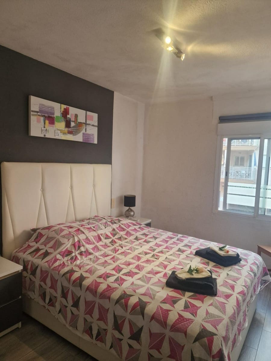 Apartamento de 3 habitaciones en Torrevieja en venta - 209.000 € (Ref: 9814372)