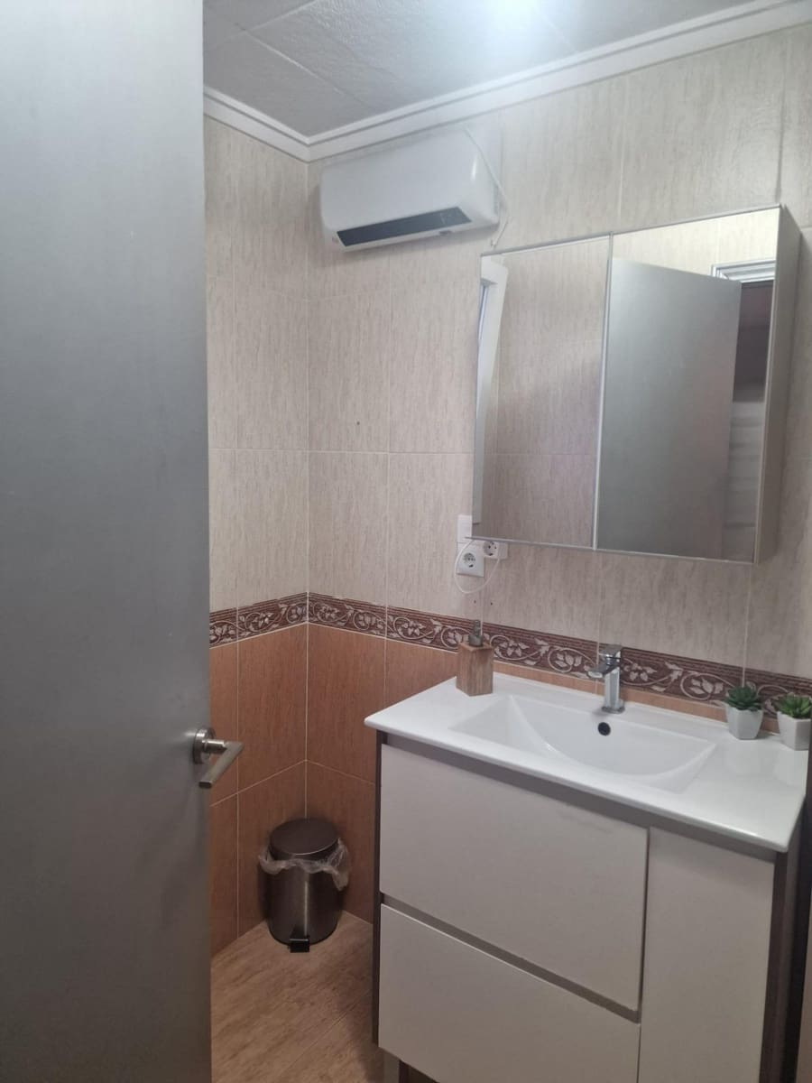 Apartamento de 3 habitaciones en Torrevieja en venta - 209.000 € (Ref: 9814372)