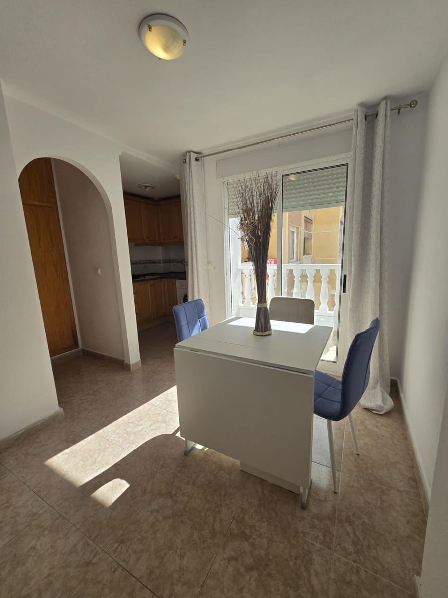 1 bedroom Studio for sale in Torrevieja with pool - € 104,900 (Ref: 9903977)