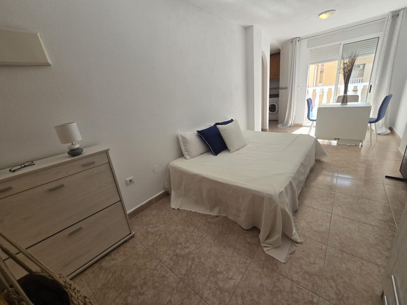 1 bedroom Studio for sale in Torrevieja with pool - € 104,900 (Ref: 9903977)