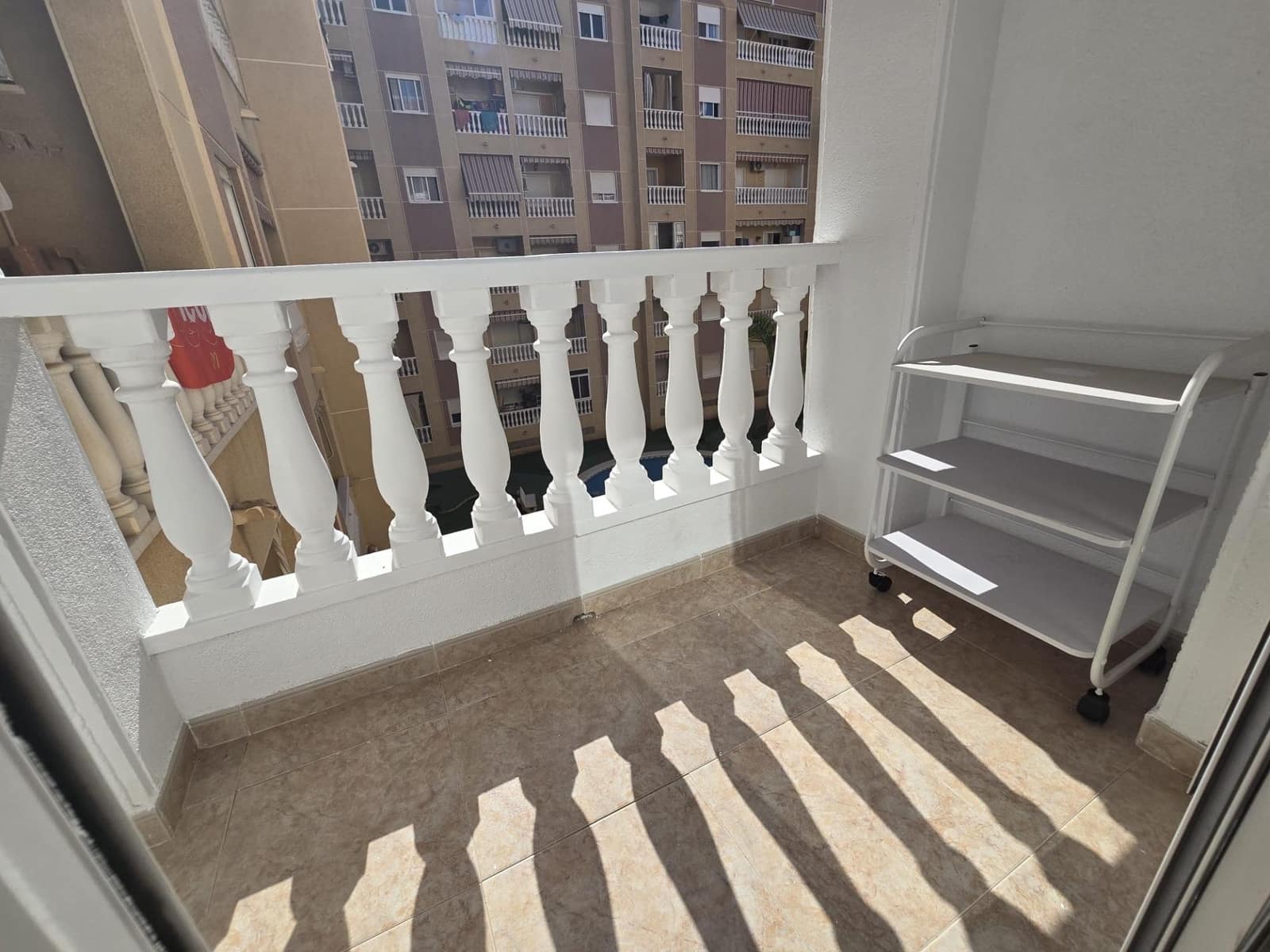 1 bedroom Studio for sale in Torrevieja with pool - € 104,900 (Ref: 9903977)