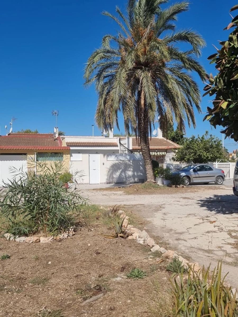 3 bedroom Bungalow for sale in Torrevieja - € 139,000 (Ref: 9990759)