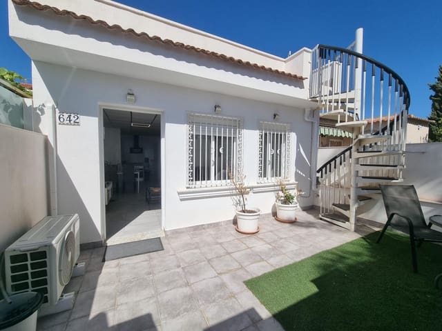 3 bedroom Bungalow for sale in Torrevieja - € 139,000 (Ref: 9990759)