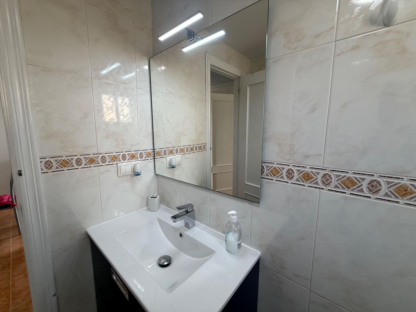 Huoneisto myytävänä paikassa Torrevieja mukana uima-altaan - 132 500 € (Ref: 9995807)
