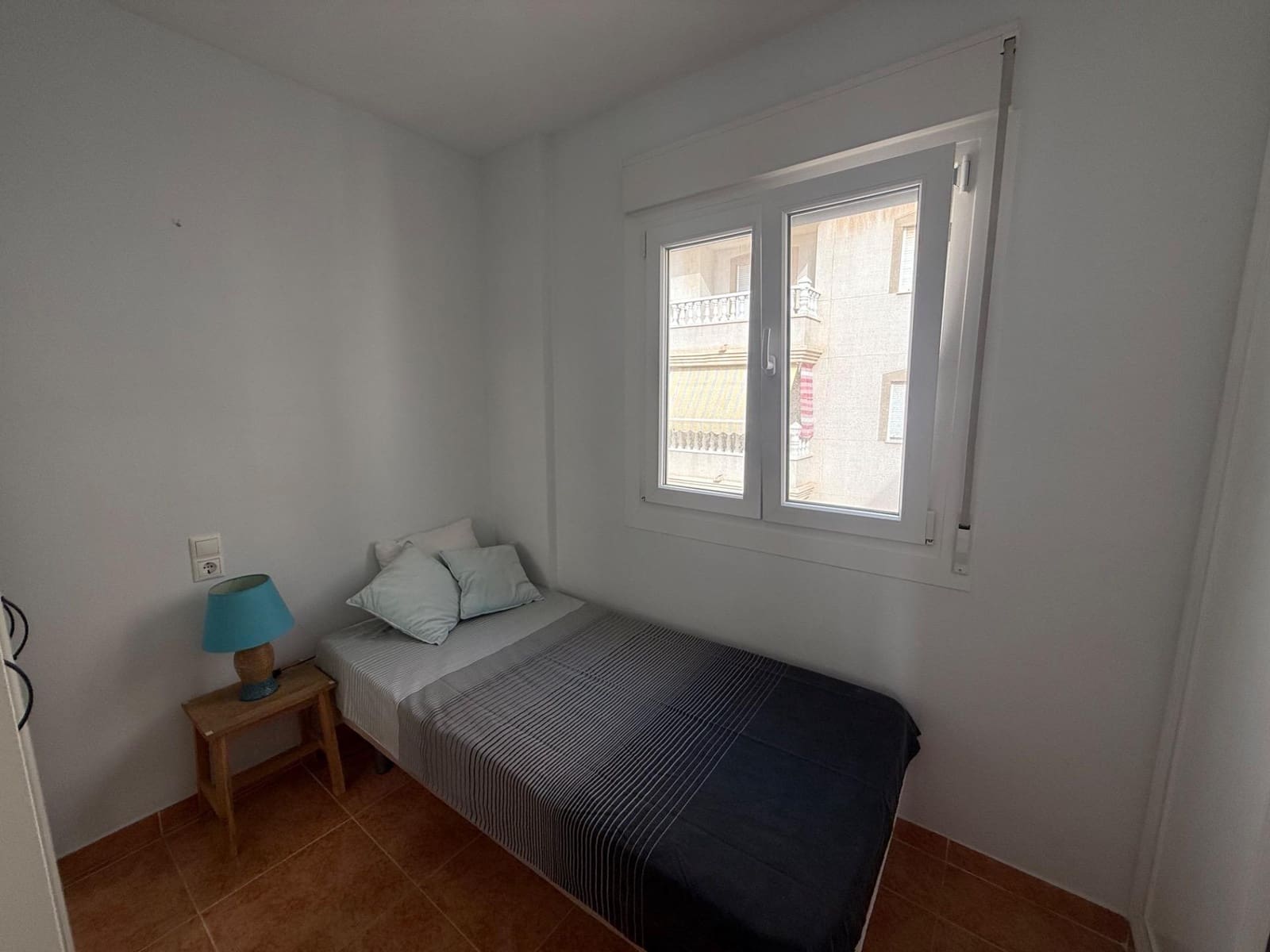 Huoneisto myytävänä paikassa Torrevieja mukana uima-altaan - 132 500 € (Ref: 9995807)