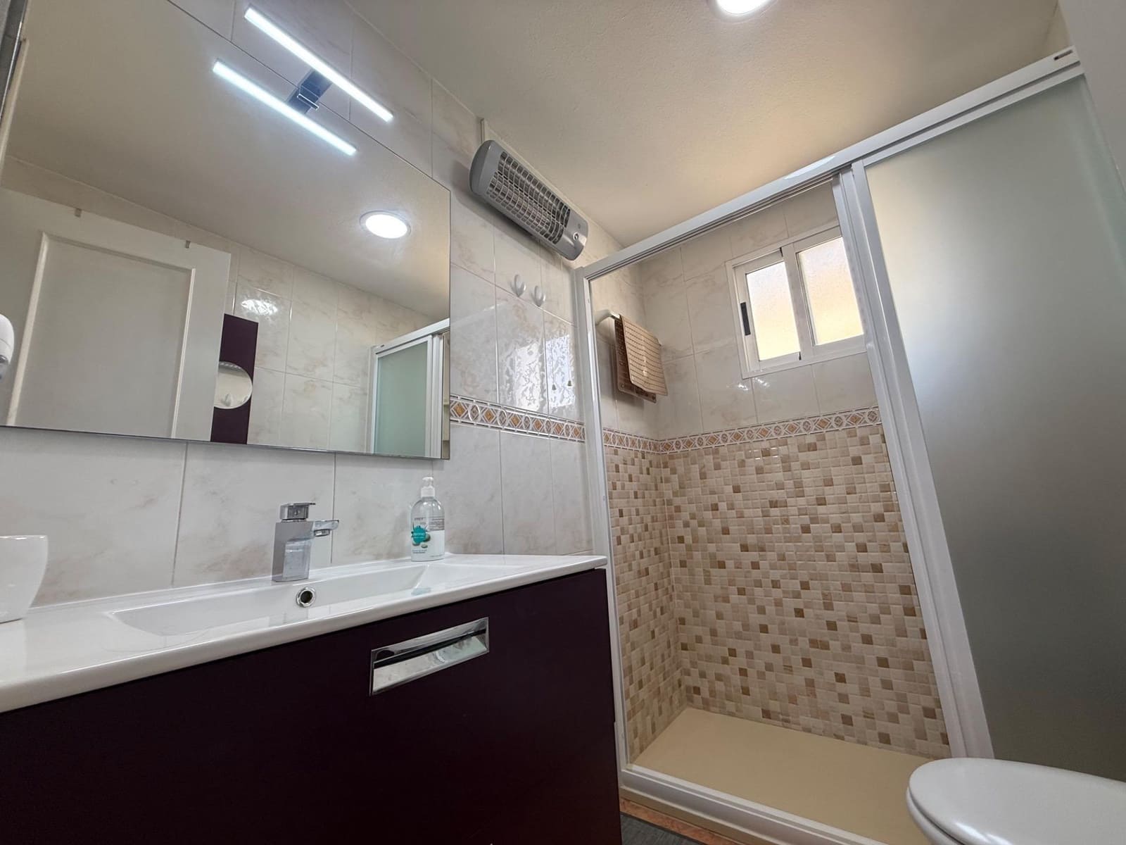Huoneisto myytävänä paikassa Torrevieja mukana uima-altaan - 132 500 € (Ref: 9995807)