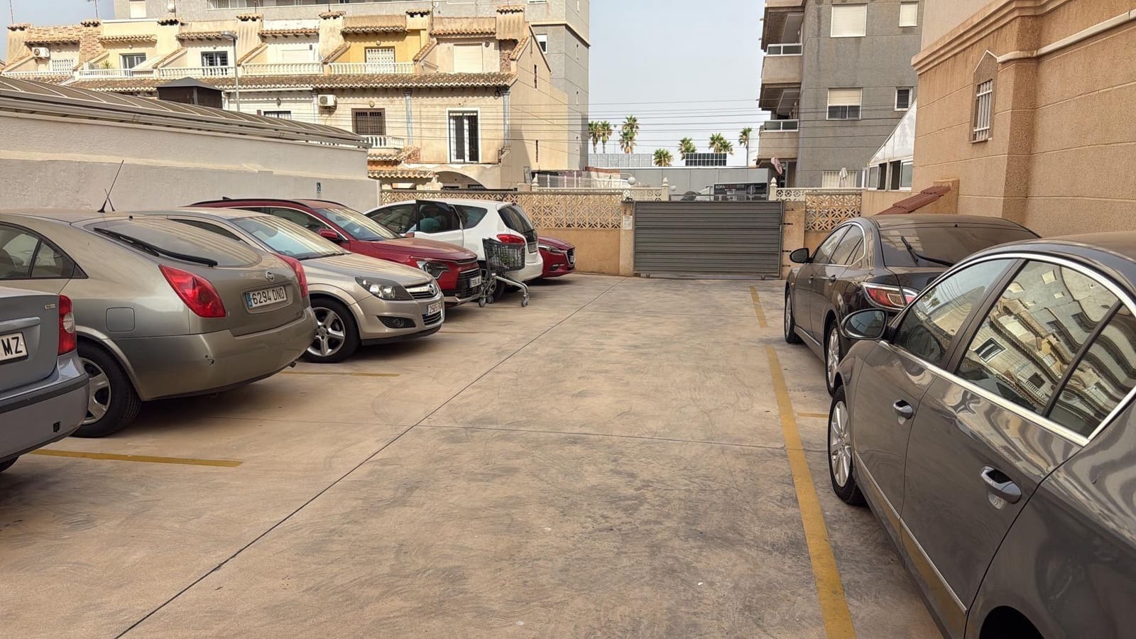 Huoneisto myytävänä paikassa Torrevieja mukana uima-altaan - 132 500 € (Ref: 9995807)