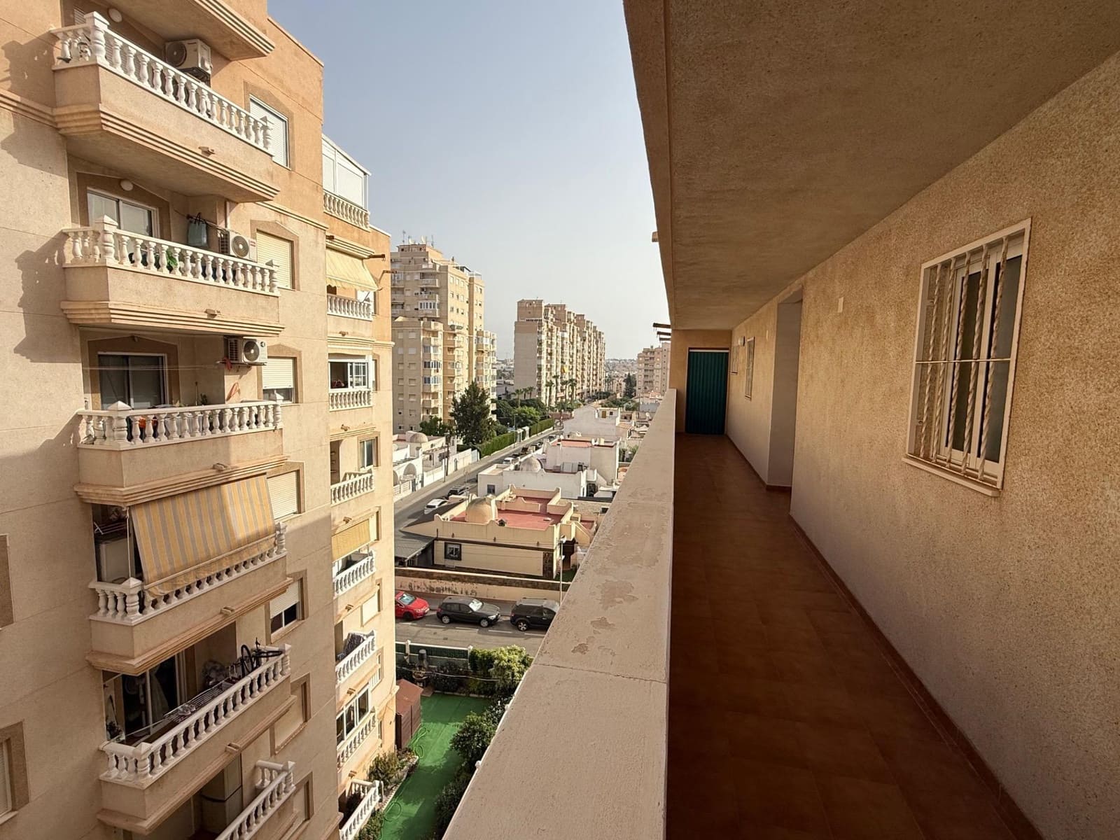 Huoneisto myytävänä paikassa Torrevieja mukana uima-altaan - 132 500 € (Ref: 9995807)
