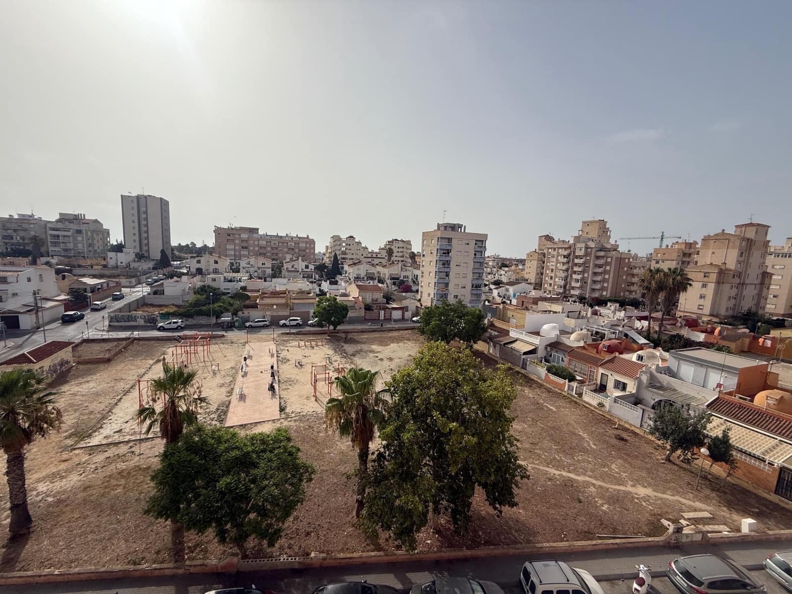 Huoneisto myytävänä paikassa Torrevieja mukana uima-altaan - 132 500 € (Ref: 9995807)