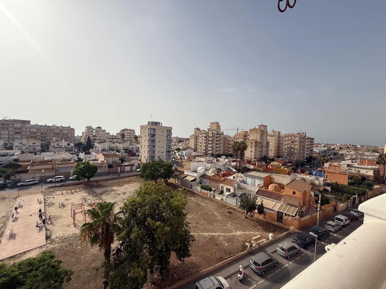 Huoneisto myytävänä paikassa Torrevieja mukana uima-altaan - 132 500 € (Ref: 9995807)