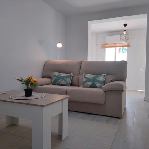 2 soveværelse Rækkehus til salg i Torrevieja med swimmingpool - € 229.000 (Ref: 9995808)