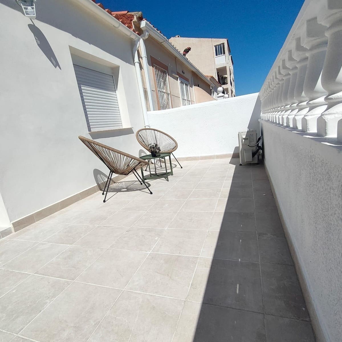 2 sypialnia Dom szeregowy na sprzedaż w Torrevieja z basenem - 229 000 € (Ref: 9995808)
