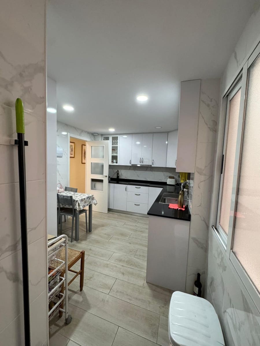 3 bedroom Apartment for sale in Torrevieja - € 204,900 (Ref: 9995810)