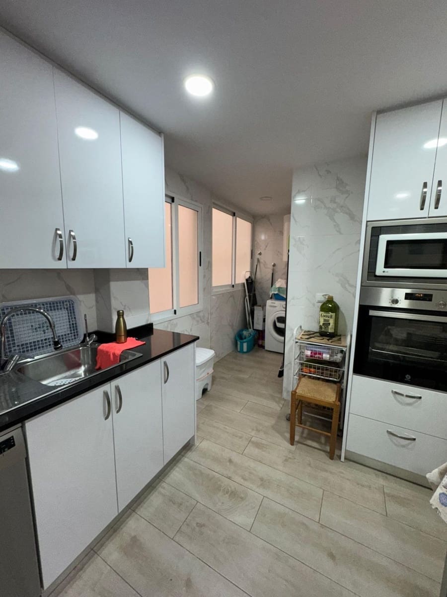3 bedroom Apartment for sale in Torrevieja - € 204,900 (Ref: 9995810)