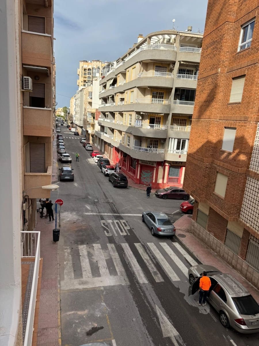 3 bedroom Apartment for sale in Torrevieja - € 204,900 (Ref: 9995810)