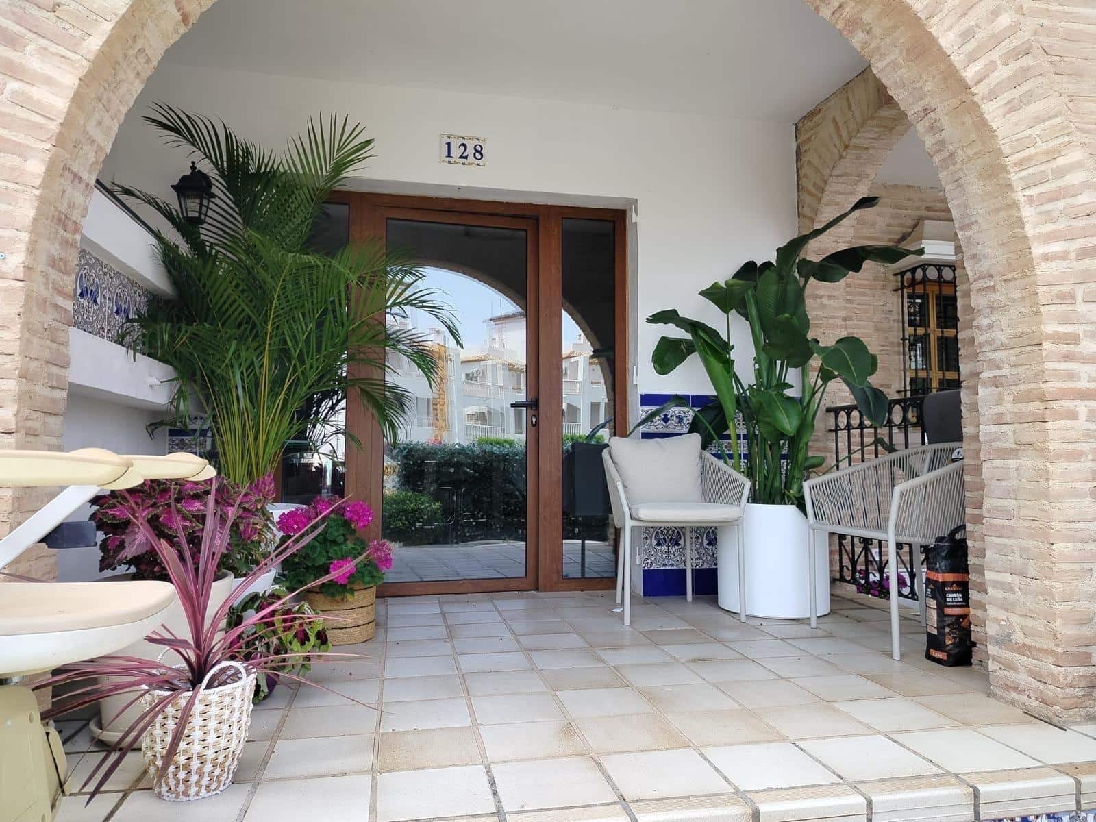 Bungalow de 2 habitaciones en Villamartin en venta - 190.000 € (Ref: 9997152)