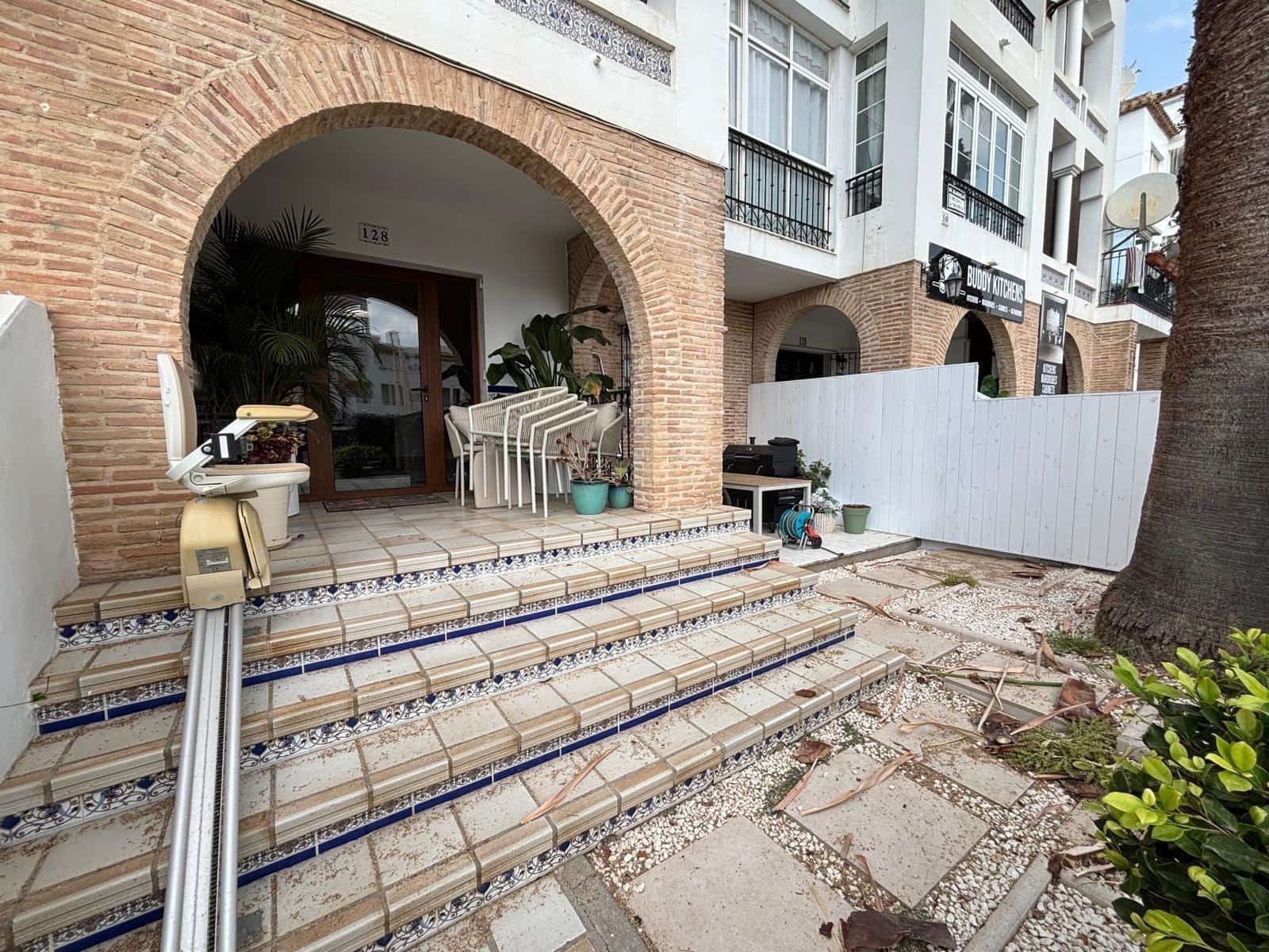 Bungalow de 2 habitaciones en Villamartin en venta - 190.000 € (Ref: 9997152)