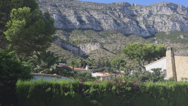 Chalet de 4 habitaciones en Dénia en venta con piscina garaje - 405.000 € (Ref: 10057647)