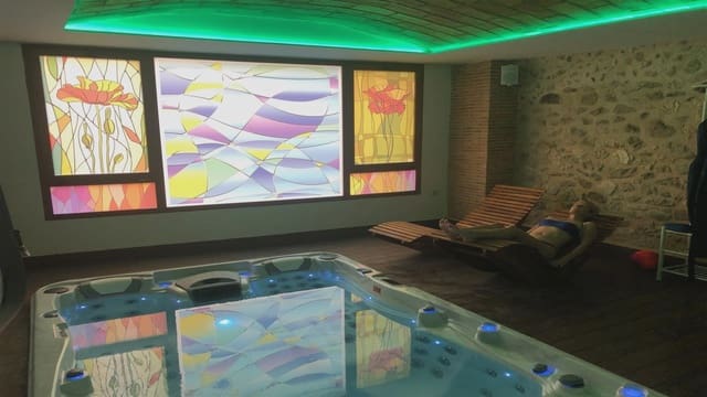 20 makuuhuone Hotelli myytävänä paikassa Alcoy / Alcoi mukana uima-altaan 
autotalli - 2 800 000 € (Ref: 9164448)