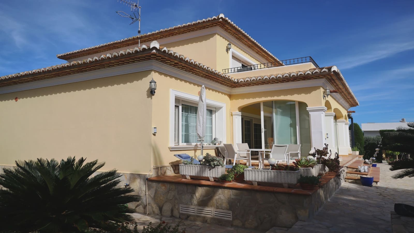 5 Zimmer Villa zu verkaufen in Denia mit Pool Garage - 885.000 € (Ref: 9341763)