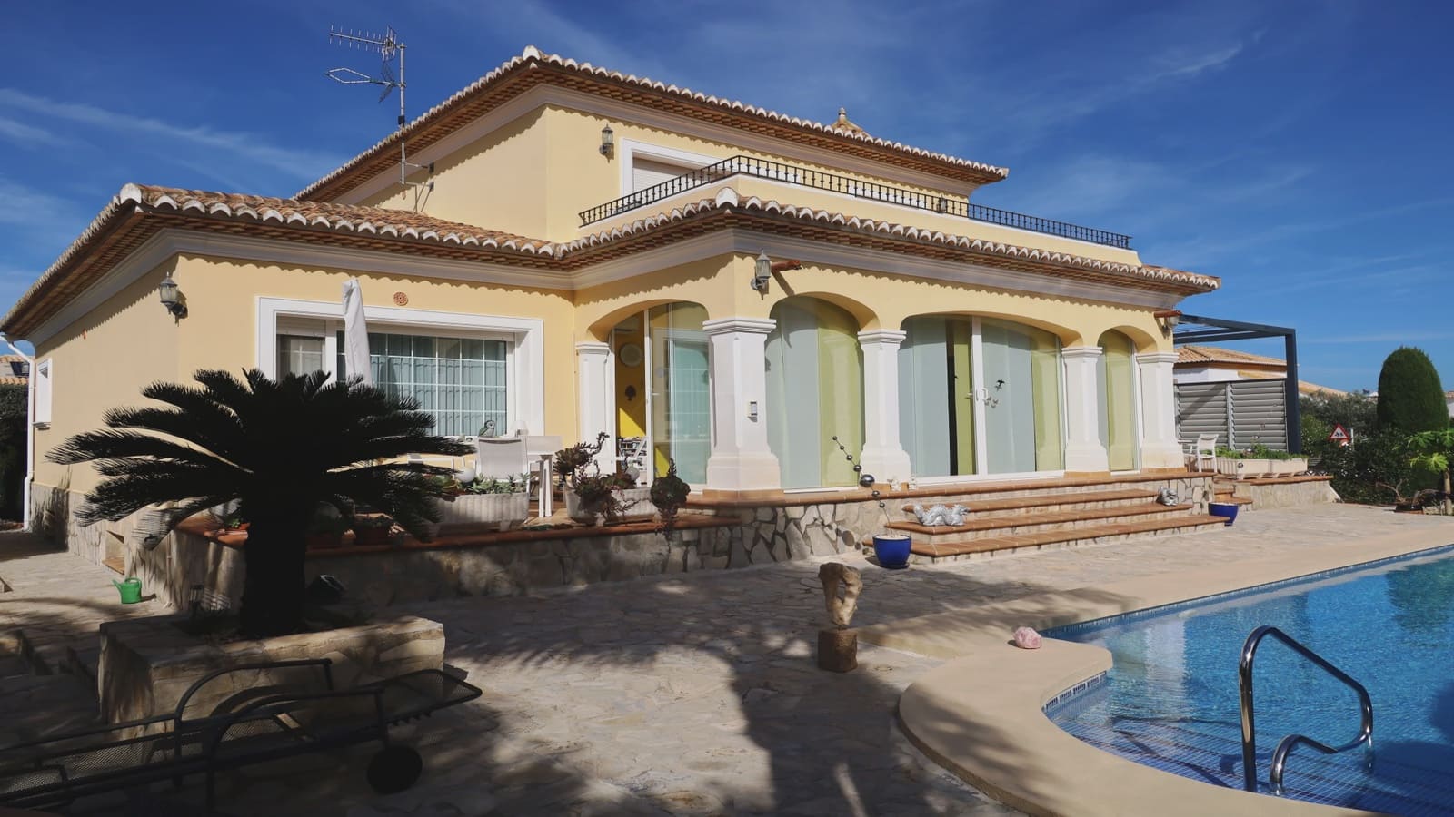 5 Zimmer Villa zu verkaufen in Denia mit Pool Garage - 885.000 € (Ref: 9341763)