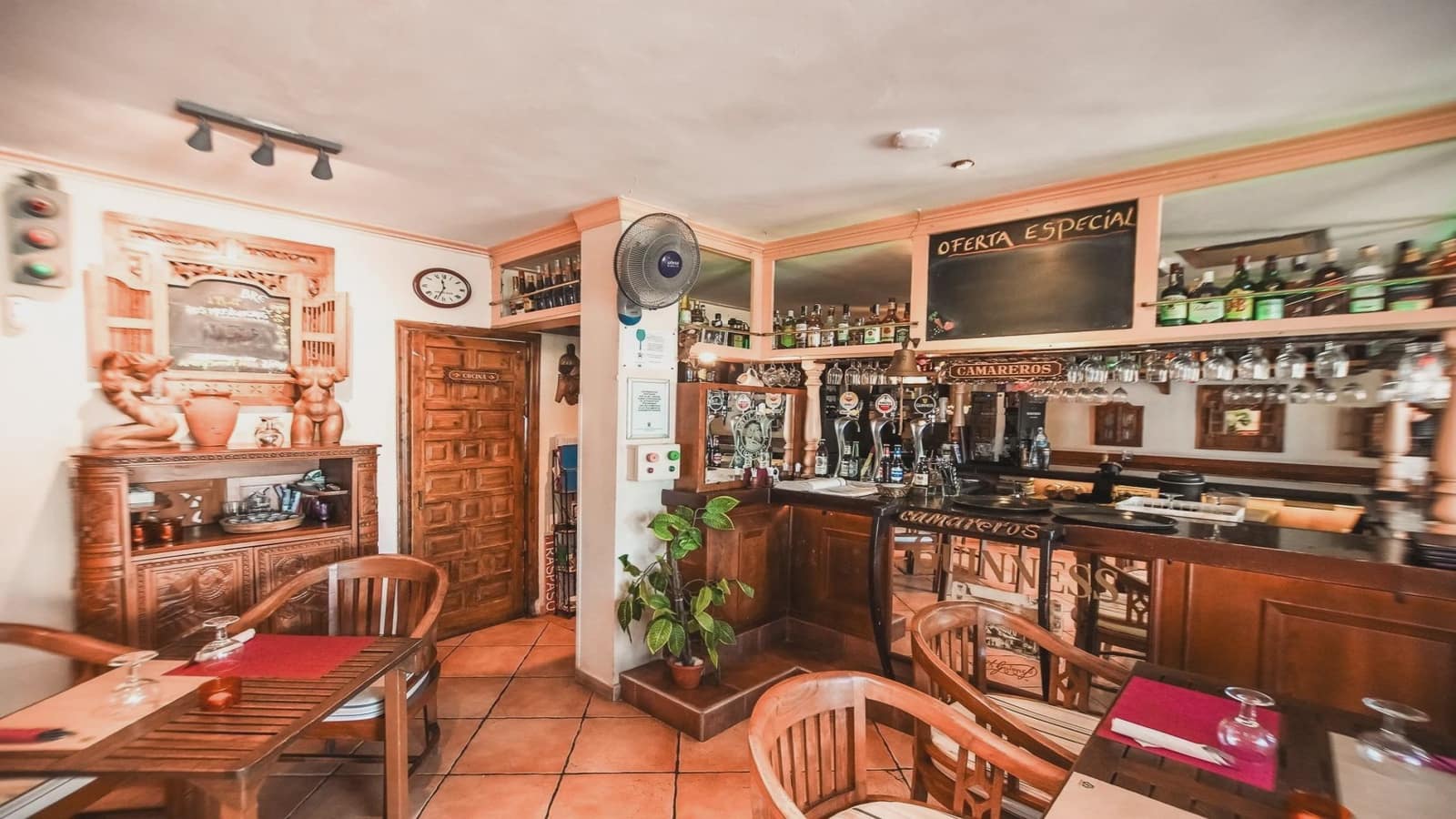 1 bedroom Restaurant/Bar for sale in Denia - € 125,000 (Ref: 9475584)