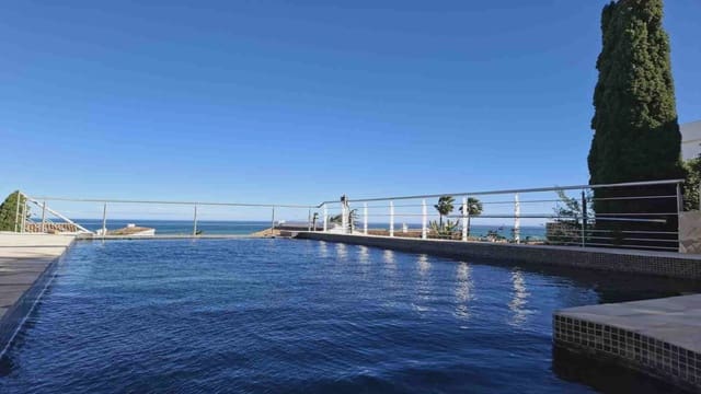 5 Zimmer Villa zu verkaufen in Dénia mit Pool Garage - 785.000 € (Ref: 9619811)