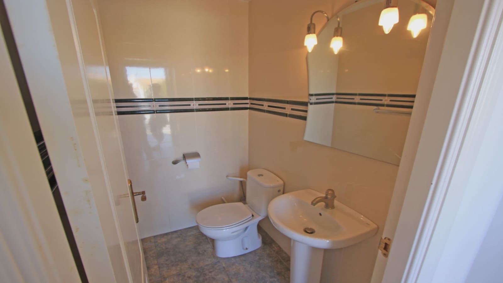 5 Zimmer Villa zu verkaufen in Denia mit Pool Garage - 785.000 € (Ref: 9619811)