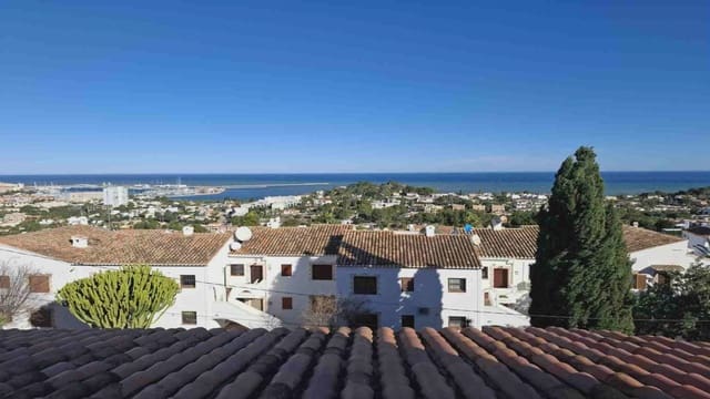 5 Zimmer Villa zu verkaufen in Dénia mit Pool Garage - 785.000 € (Ref: 9619811)