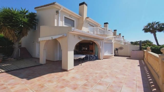 3 soveværelse Rækkehus til salg i Gata de Gorgos med swimmingpool - € 279.000 (Ref: 9706127)