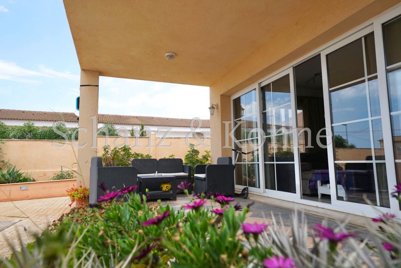 3 soveværelse Byhus til salg i Tolleric med swimmingpool - € 1.200.000 (Ref: 7758597)