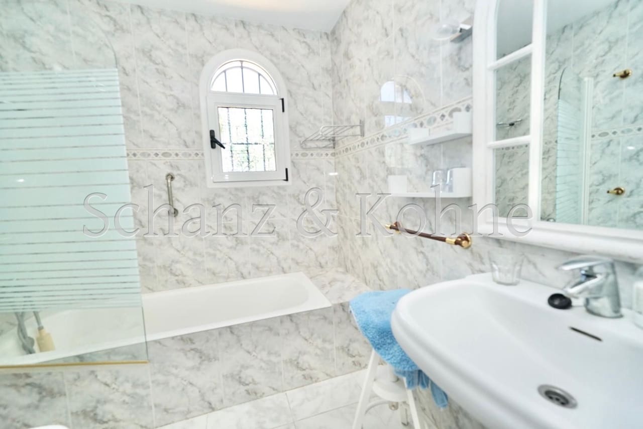 4 soveværelse Byhus til salg i Las Maravillas med swimmingpool - € 1.599.000 (Ref: 7771376)