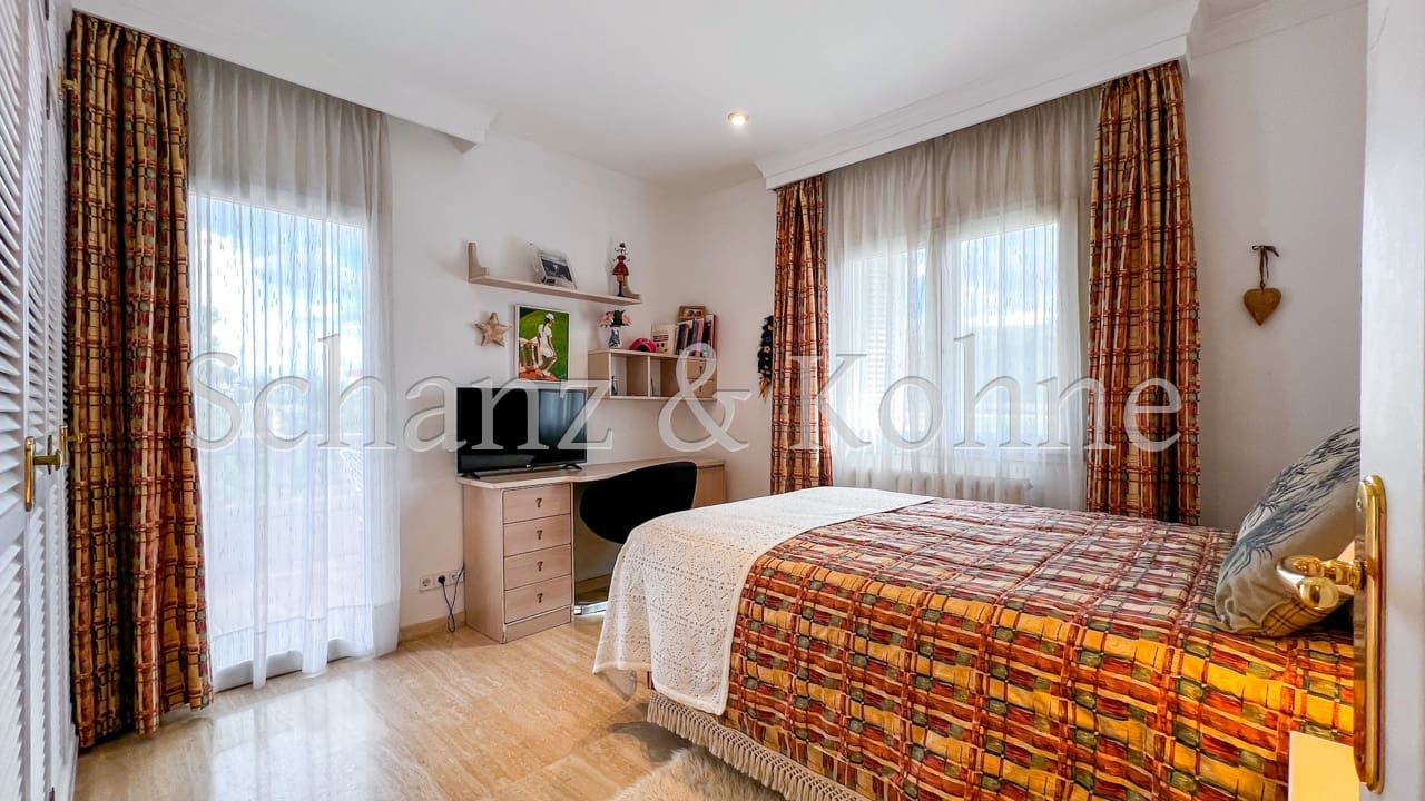 4 soveværelse Byhus til salg i Las Maravillas med swimmingpool - € 1.300.000 (Ref: 7777304)