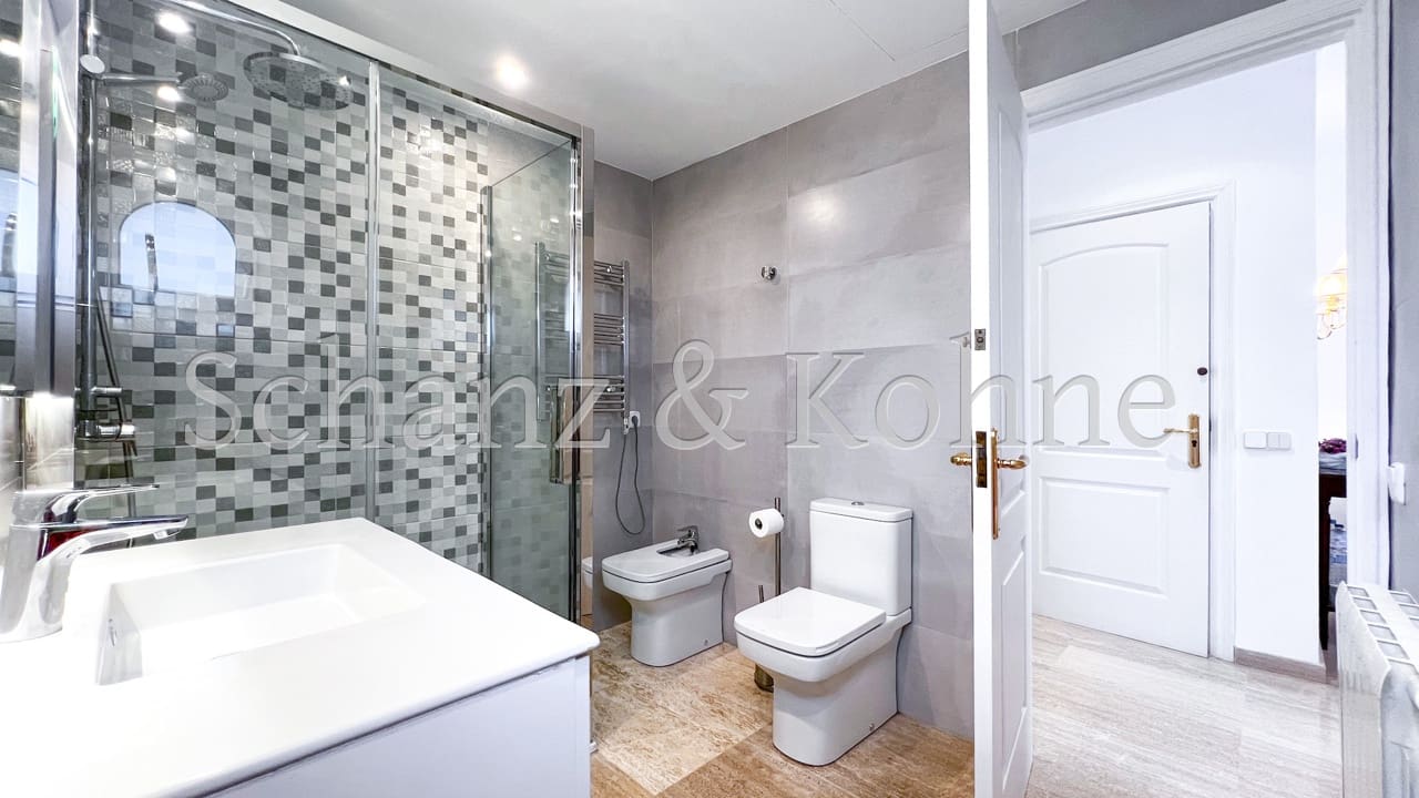 4 soveværelse Byhus til salg i Las Maravillas med swimmingpool - € 1.300.000 (Ref: 7777304)