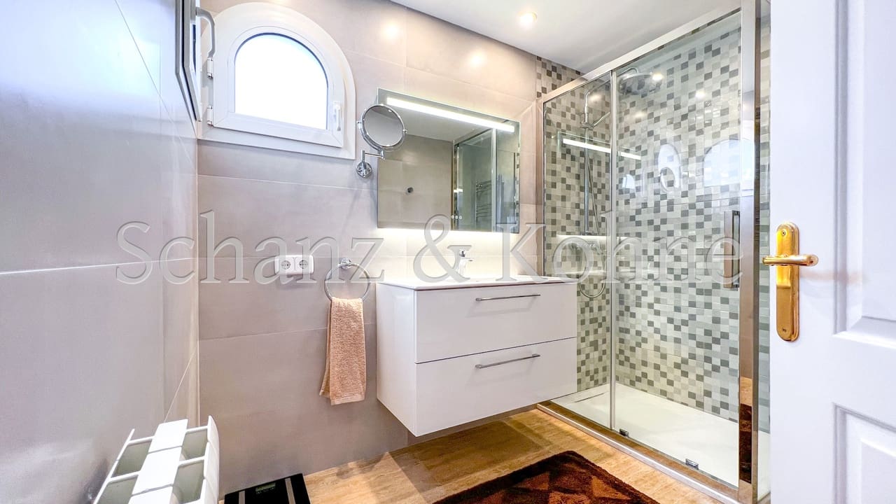 4 soveværelse Byhus til salg i Las Maravillas med swimmingpool - € 1.300.000 (Ref: 7777304)