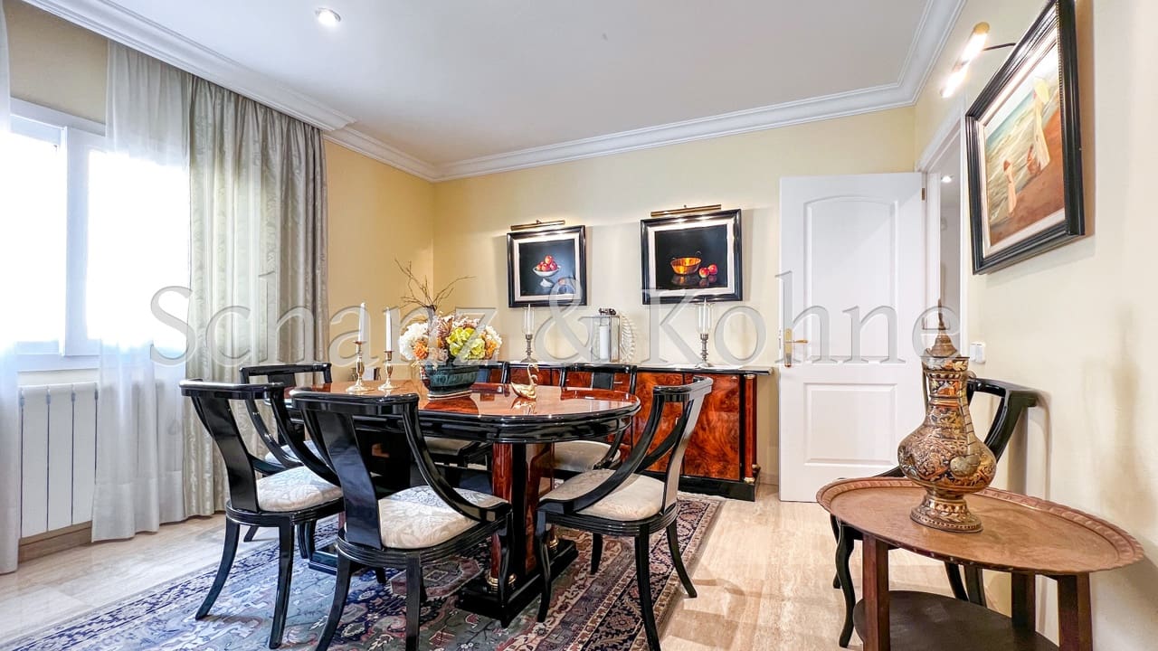 4 soveværelse Byhus til salg i Las Maravillas med swimmingpool - € 1.300.000 (Ref: 7777304)