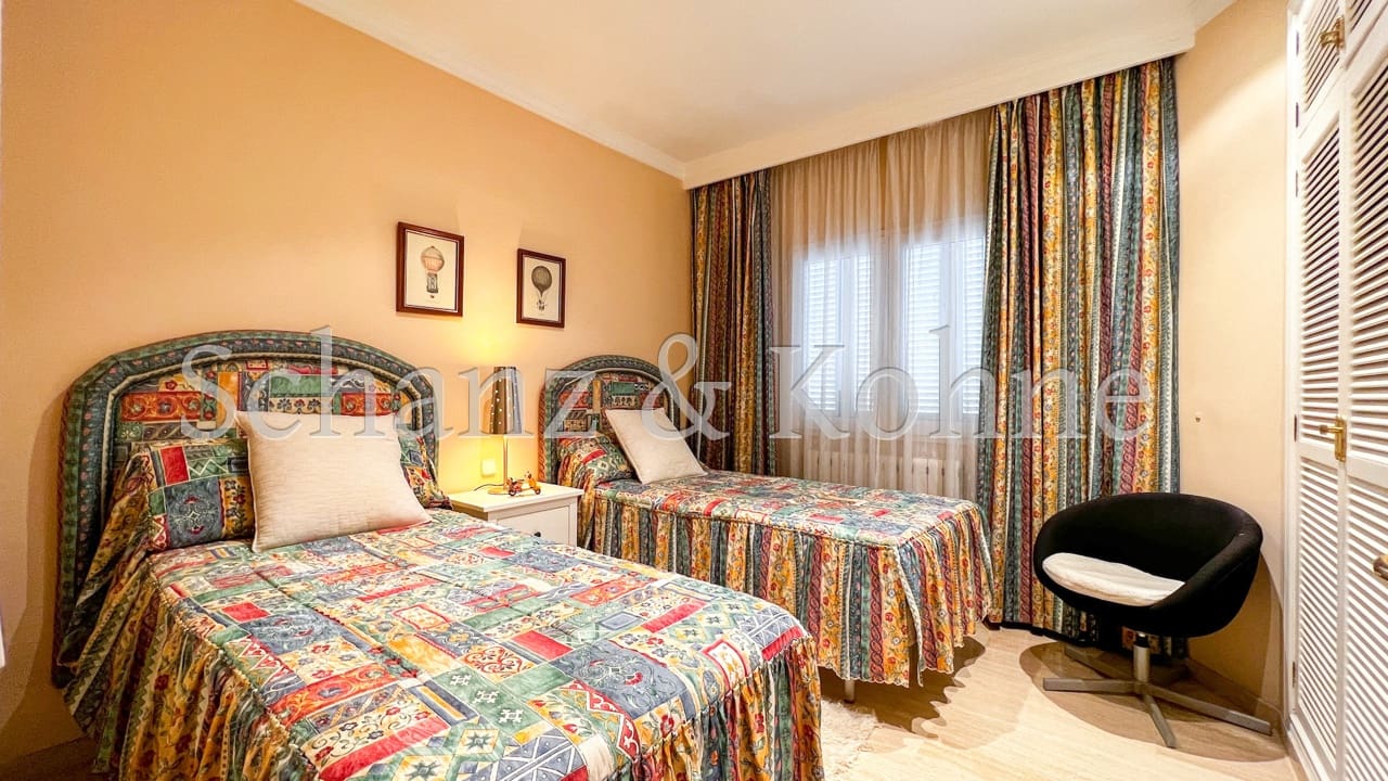 4 soveværelse Byhus til salg i Las Maravillas med swimmingpool - € 1.300.000 (Ref: 7777304)