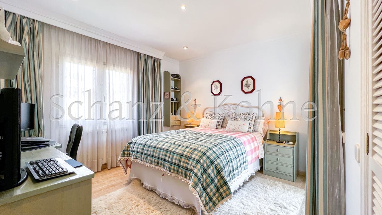 4 soveværelse Byhus til salg i Las Maravillas med swimmingpool - € 1.300.000 (Ref: 7777304)