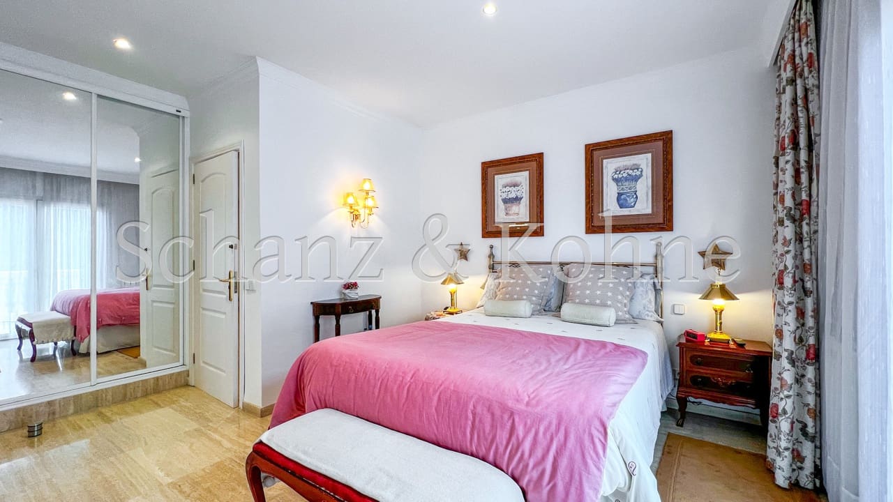 4 soveværelse Byhus til salg i Las Maravillas med swimmingpool - € 1.300.000 (Ref: 7777304)