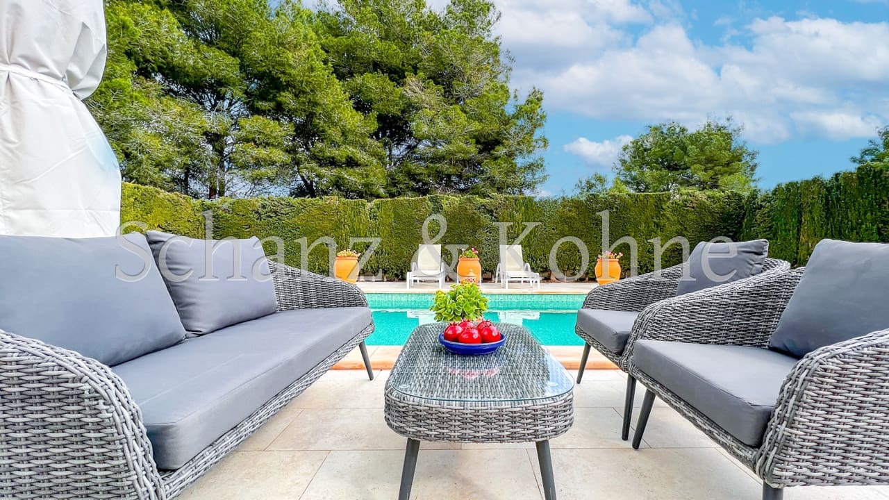 4 soveværelse Byhus til salg i Las Maravillas med swimmingpool - € 1.300.000 (Ref: 7777304)