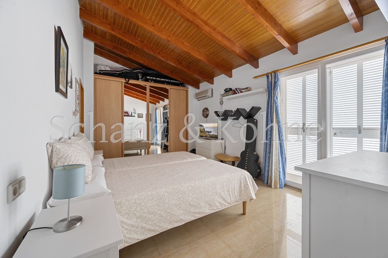 5 soveværelse Byhus til salg i Bellavista med swimmingpool - € 1.600.000 (Ref: 7818245)