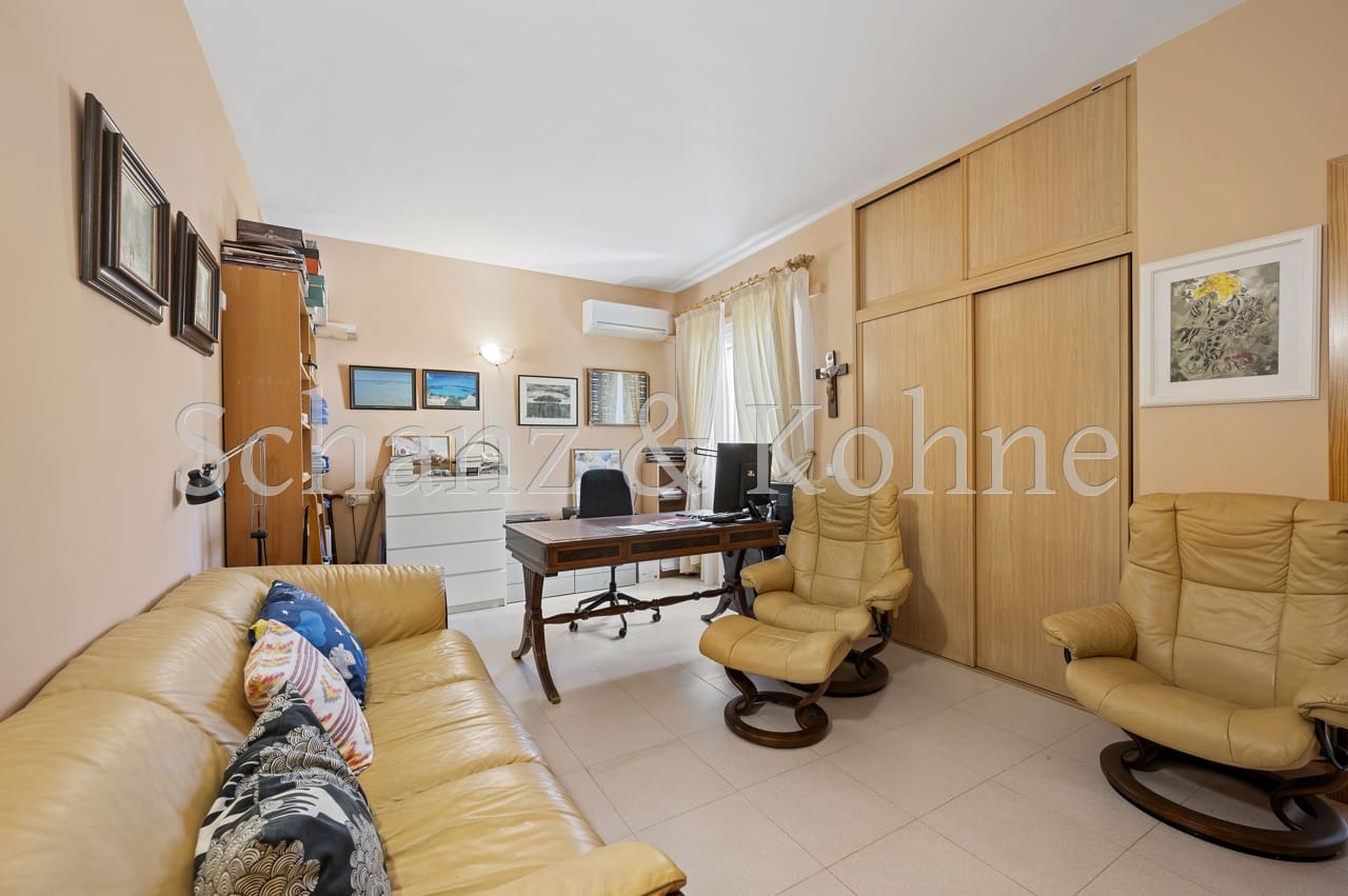 5 soveværelse Byhus til salg i Bellavista med swimmingpool - € 1.600.000 (Ref: 7818245)