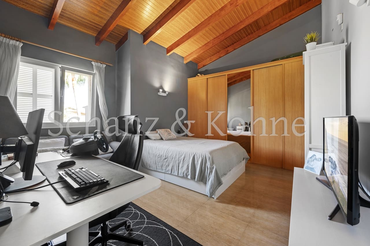 5 soveværelse Byhus til salg i Bellavista med swimmingpool - € 1.600.000 (Ref: 7818245)