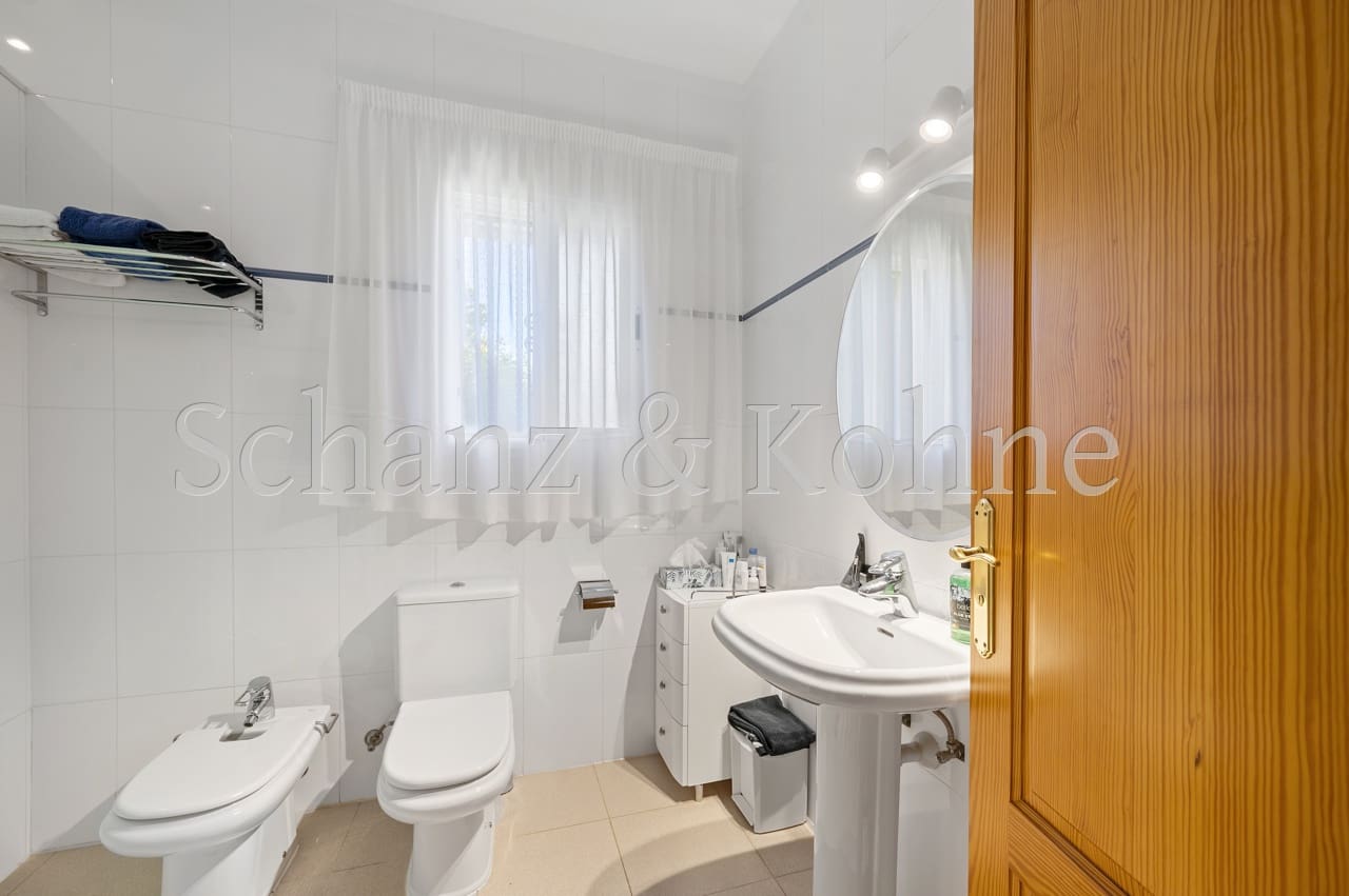 5 soveværelse Byhus til salg i Bellavista med swimmingpool - € 1.600.000 (Ref: 7818245)