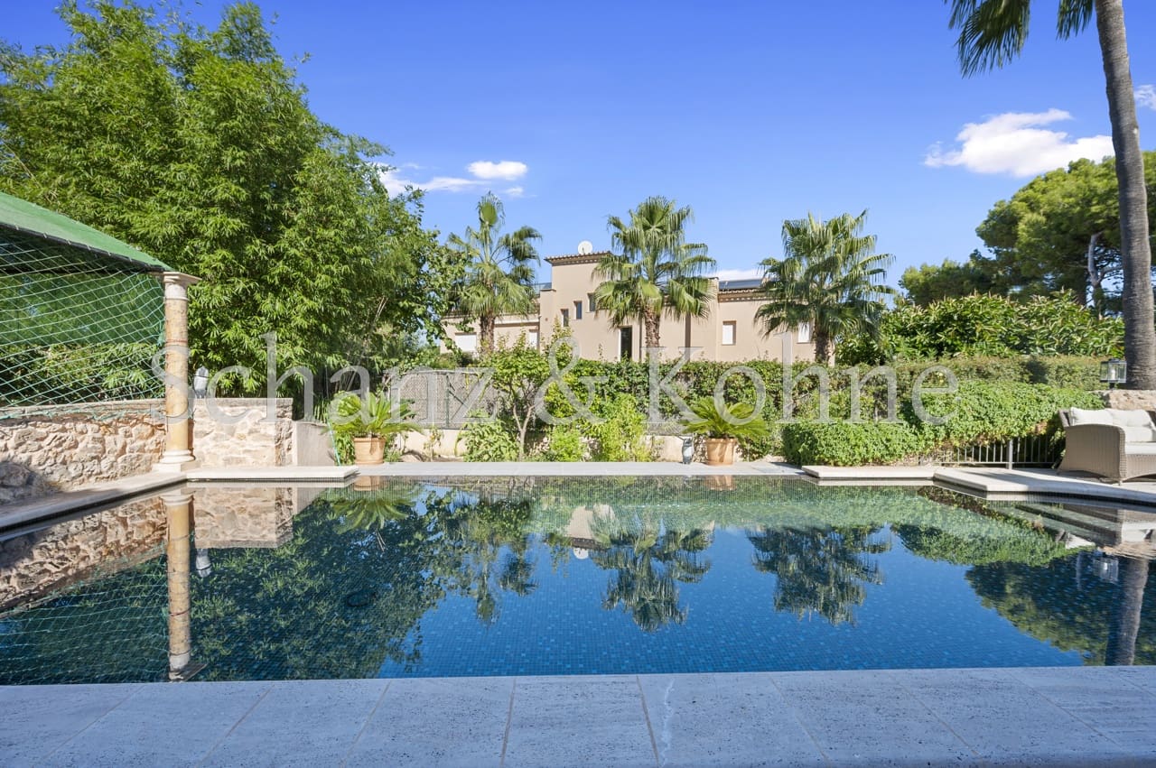 5 soveværelse Byhus til salg i Bellavista med swimmingpool - € 1.600.000 (Ref: 7818245)