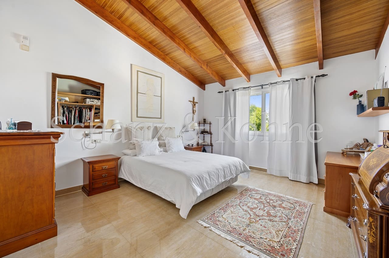 5 soveværelse Byhus til salg i Bellavista med swimmingpool - € 1.600.000 (Ref: 7818245)