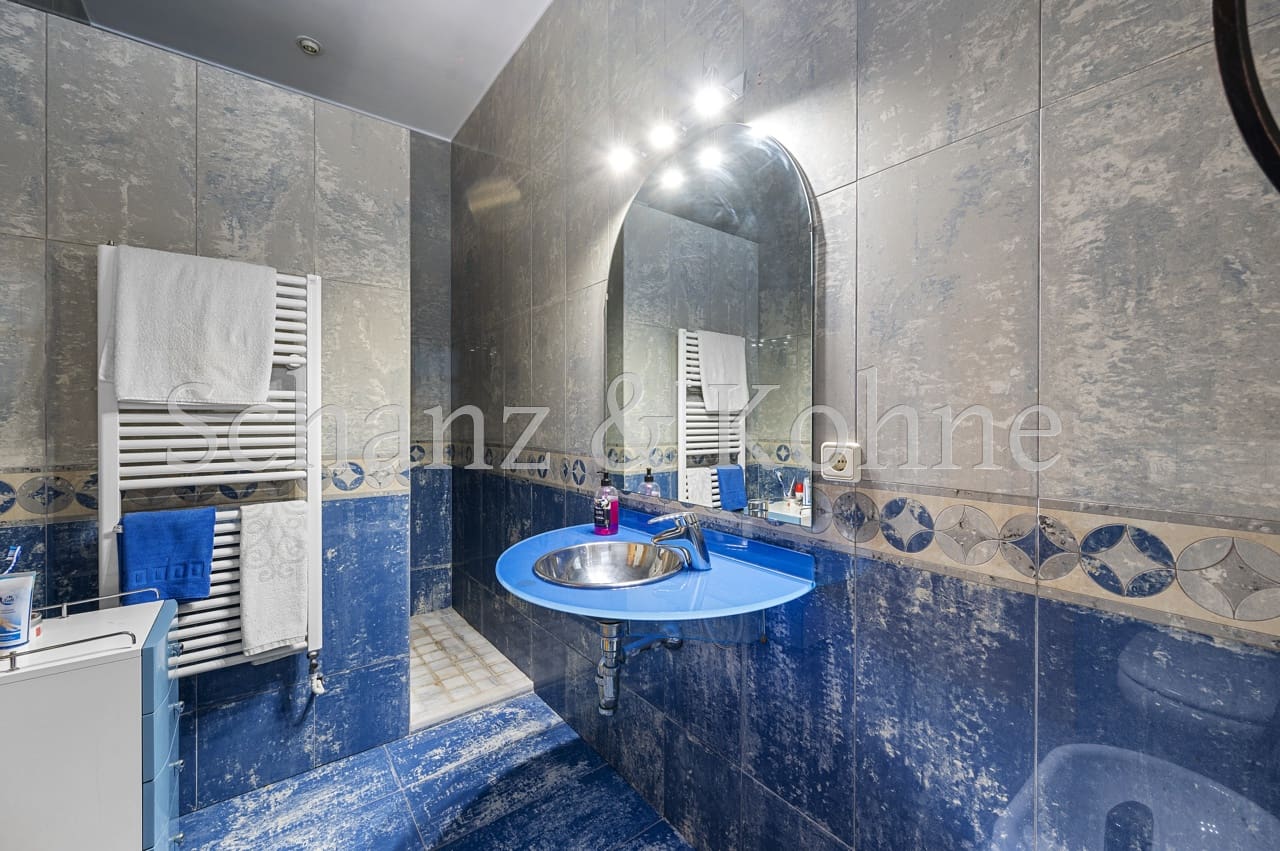 5 soveværelse Byhus til salg i Bellavista med swimmingpool - € 1.600.000 (Ref: 7818245)